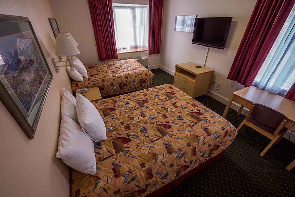 Deluxe Rooms | Puffin Inn | Anchorage, AK